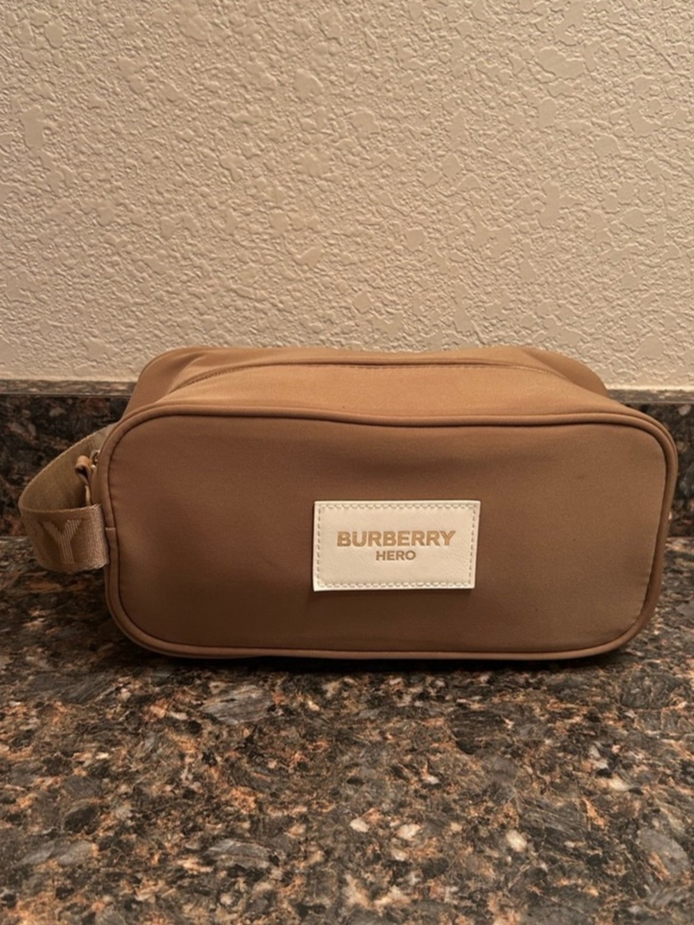 Burberry | Hero | Toiletry Bag
